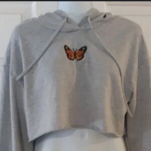 29. Vintage butterfly cropped sweatshirt